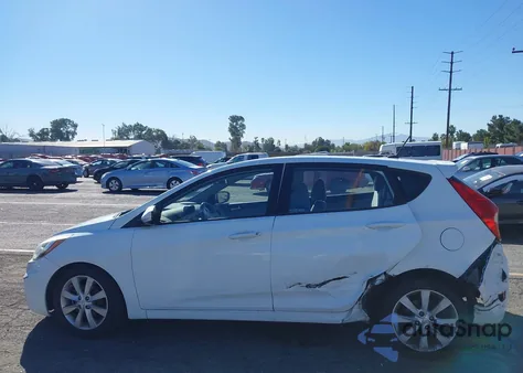 2013 Hyundai Accent Se из США, поврежденный, VIN KMHCU5AE5DU073562